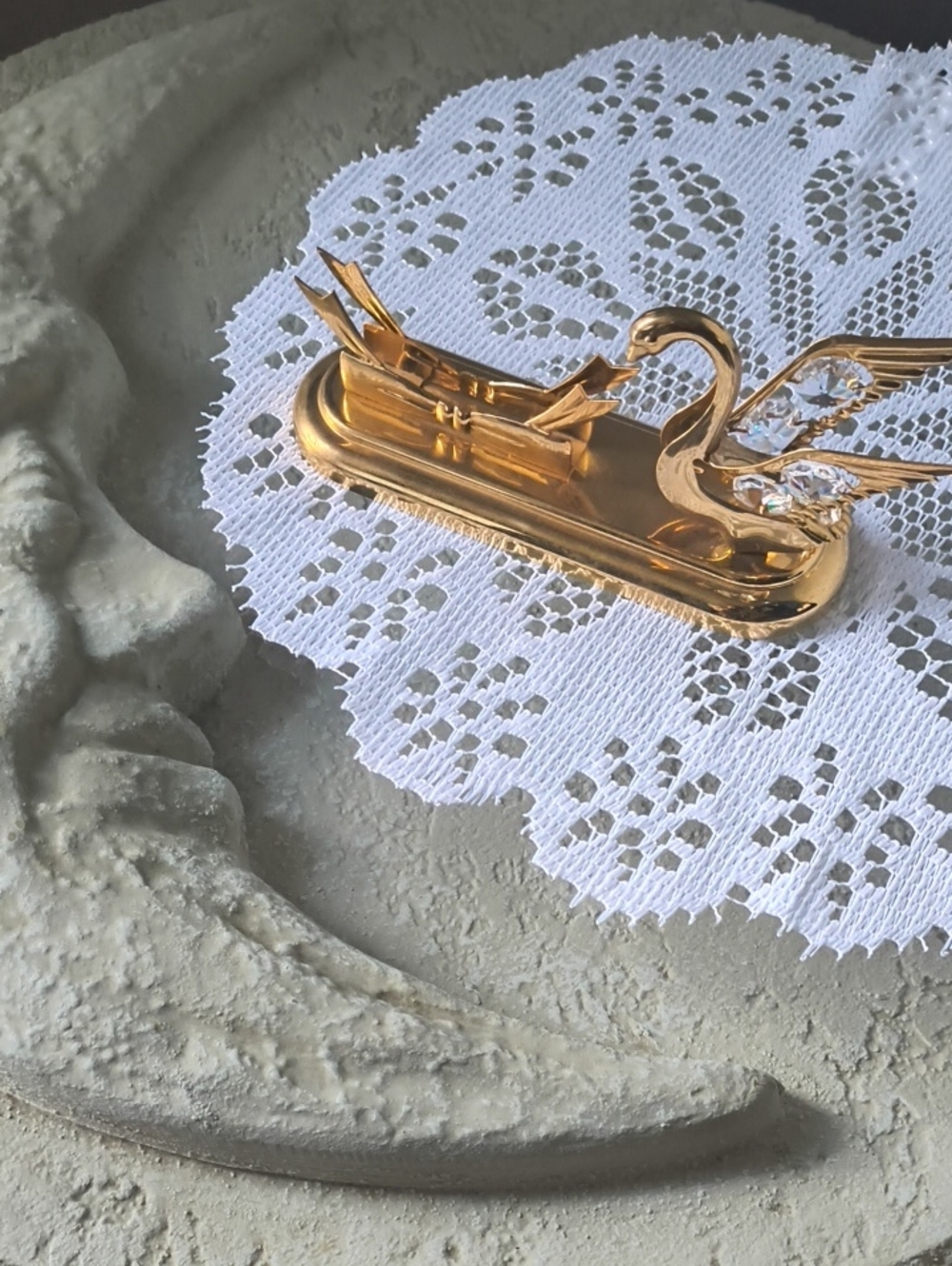 Vintage Mascot Crystal Delight 24K Gold Plated Swan Card Holder Or Photo Display